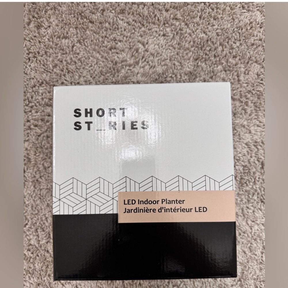 Short Stories LED Indoor Planter